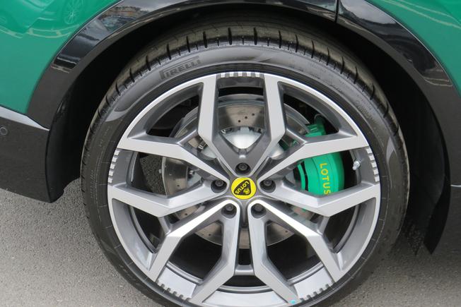 LOTUS Eletre Photo 4