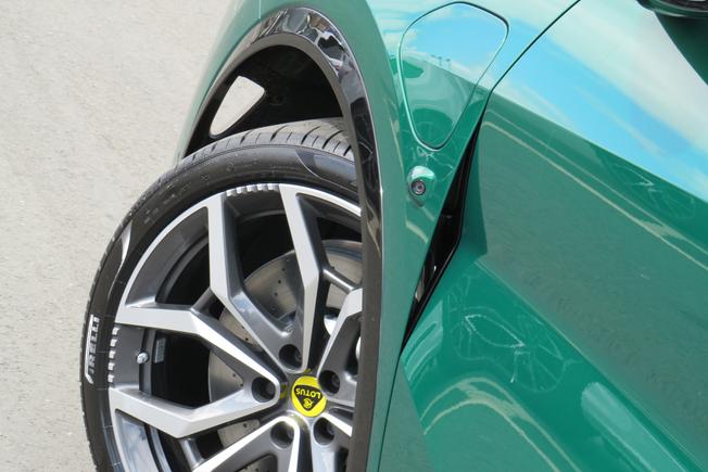 LOTUS Eletre Photo 41
