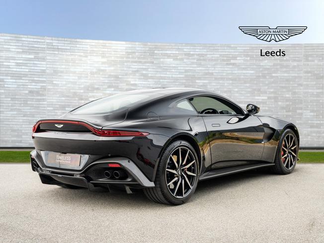ASTON MARTIN Vantage Photo 18