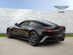 ASTON MARTIN Vantage Photo 2