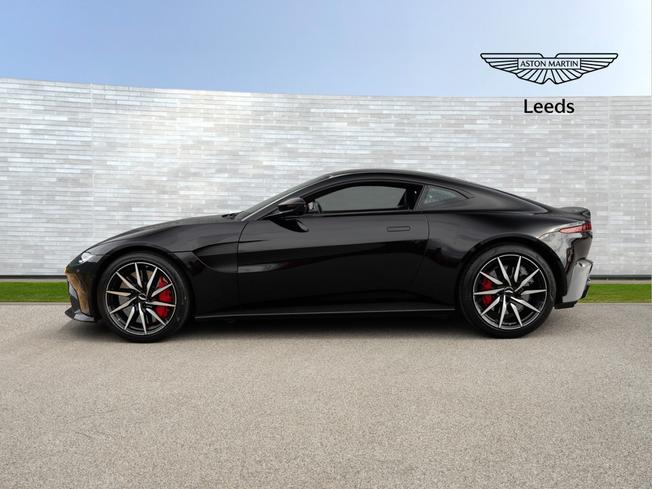 ASTON MARTIN Vantage Photo 20