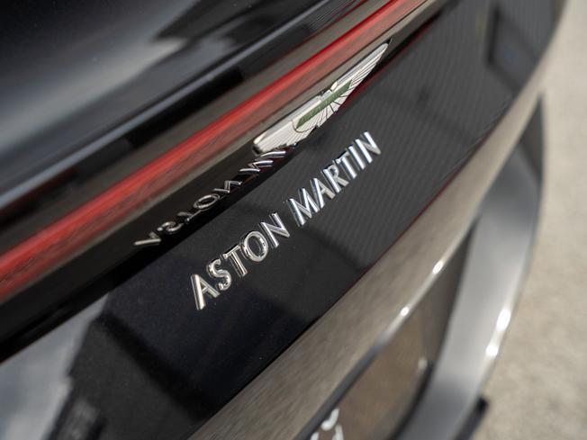 ASTON MARTIN Vantage Photo 28