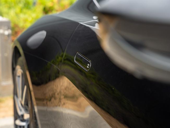 ASTON MARTIN Vantage Photo 31