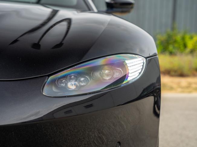 ASTON MARTIN Vantage Photo 33