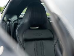 ASTON MARTIN Vantage Photo 5
