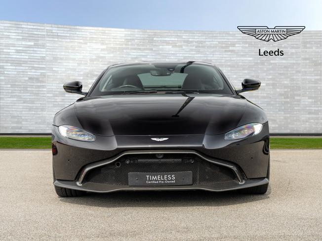 ASTON MARTIN Vantage Photo 7