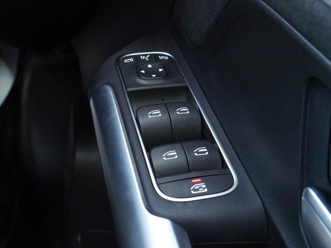 MERCEDES-BENZ Eqa Photo 16