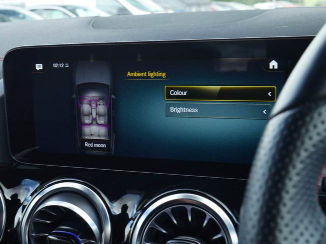MERCEDES-BENZ Eqa Photo 22