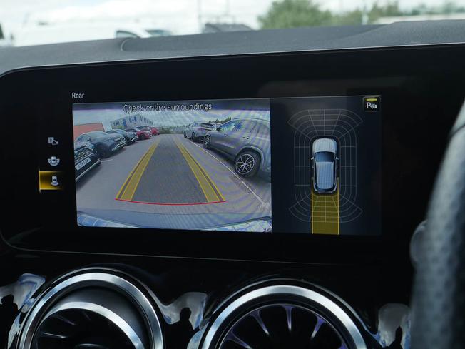 MERCEDES-BENZ Eqa Photo 31