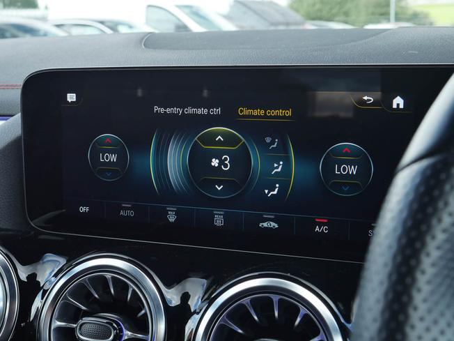 MERCEDES-BENZ Eqa Photo 32