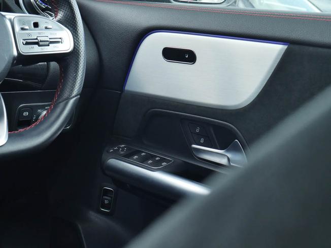 MERCEDES-BENZ Eqa Photo 41