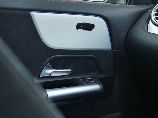 MERCEDES-BENZ Eqa Photo 42