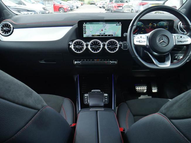 MERCEDES-BENZ Eqa Photo 5
