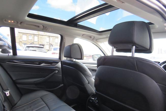 BMW 5 Series Photo 10