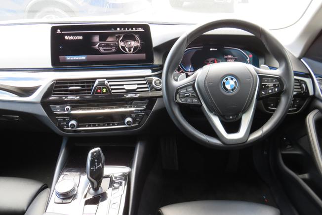 BMW 5 Series Photo 12