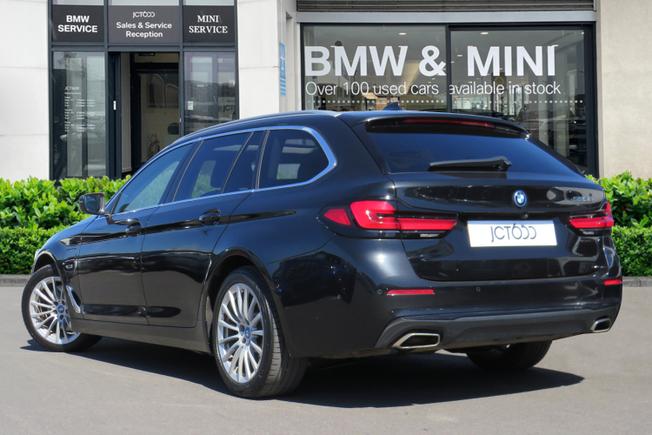 BMW 5 Series Photo 2