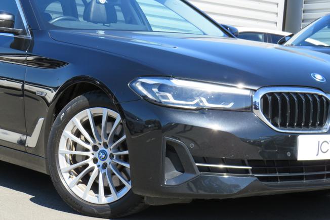 BMW 5 Series Photo 36
