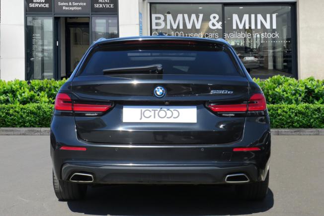 BMW 5 Series Photo 5
