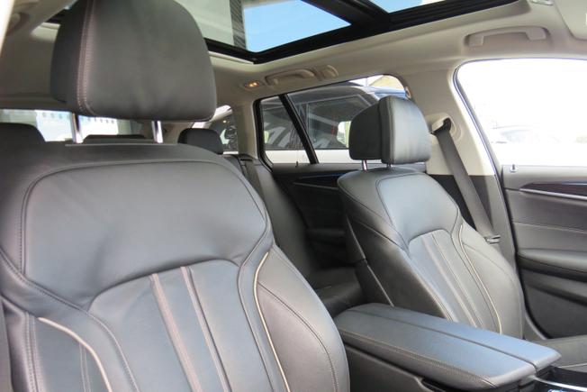 BMW 5 Series Photo 8