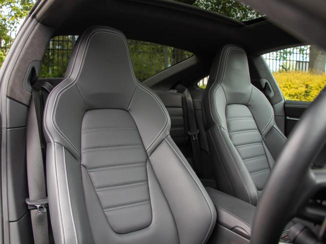 PORSCHE 911 Photo 11