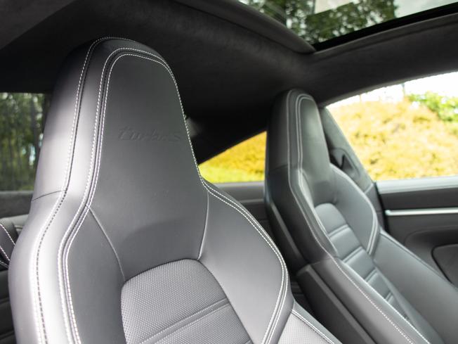 PORSCHE 911 Photo 12