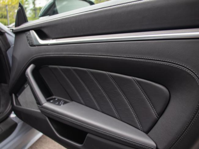 PORSCHE 911 Photo 21