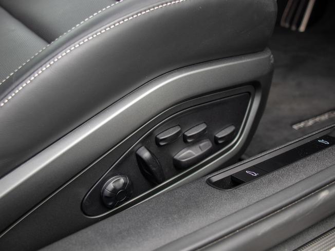 PORSCHE 911 Photo 22