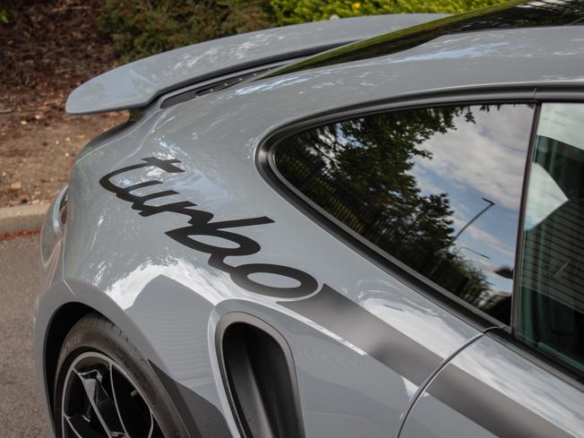 PORSCHE 911 Photo 32