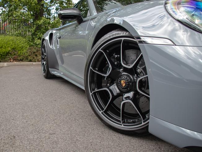 PORSCHE 911 Photo 33