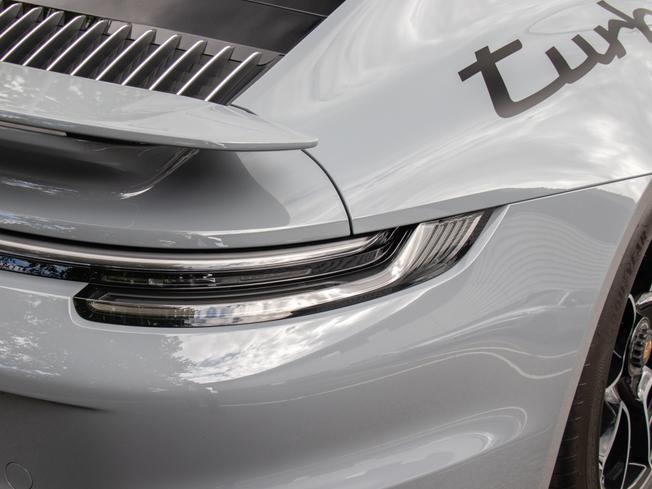 PORSCHE 911 Photo 37