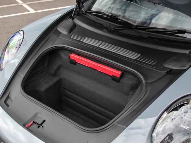PORSCHE 911 Photo 38