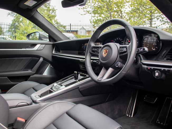 PORSCHE 911 Photo 9