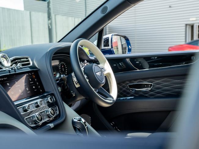 BENTLEY Bentayga Photo 12