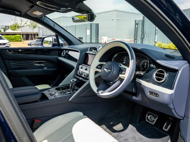 BENTLEY Bentayga Photo 17