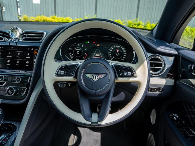 BENTLEY Bentayga Photo 19