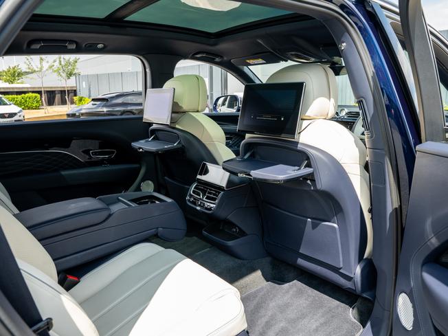 BENTLEY Bentayga Photo 23