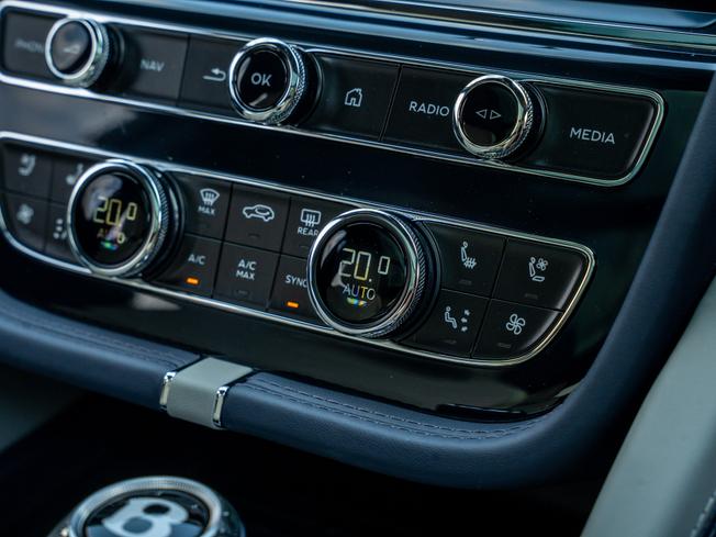 BENTLEY Bentayga Photo 29