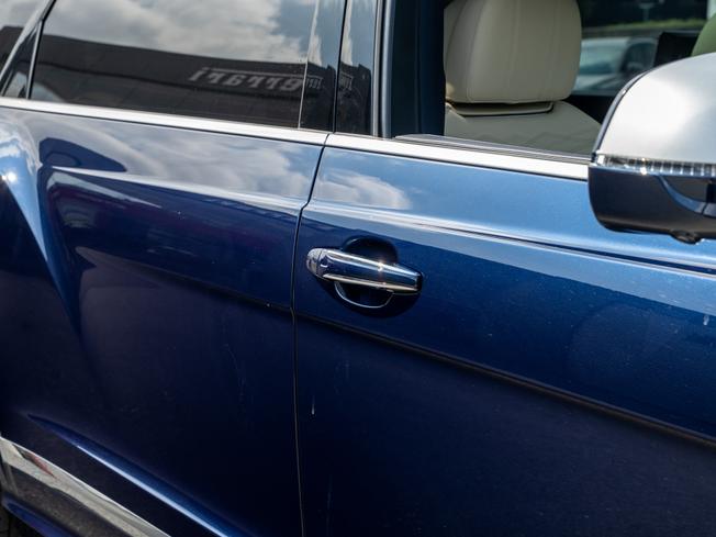 BENTLEY Bentayga Photo 32