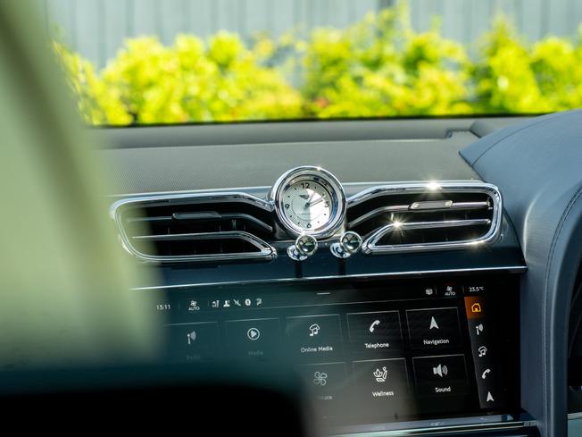 BENTLEY Bentayga Photo 34