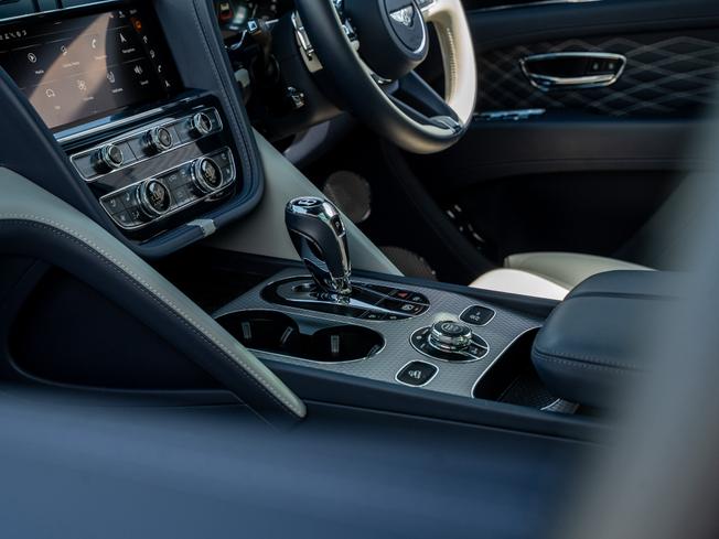 BENTLEY Bentayga Photo 35