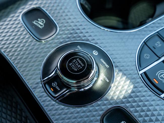 BENTLEY Bentayga Photo 37