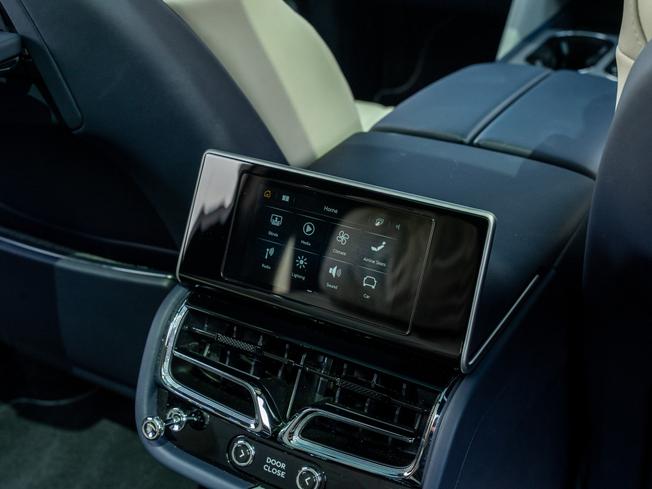 BENTLEY Bentayga Photo 41