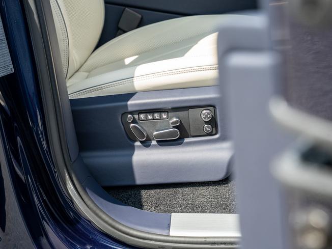 BENTLEY Bentayga Photo 42