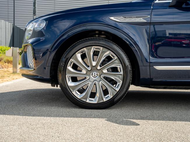 BENTLEY Bentayga Photo 6