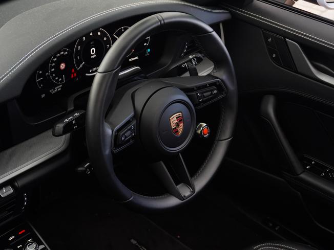 PORSCHE 911 Photo 10