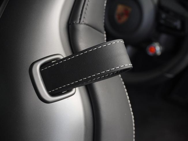 PORSCHE 911 Photo 23