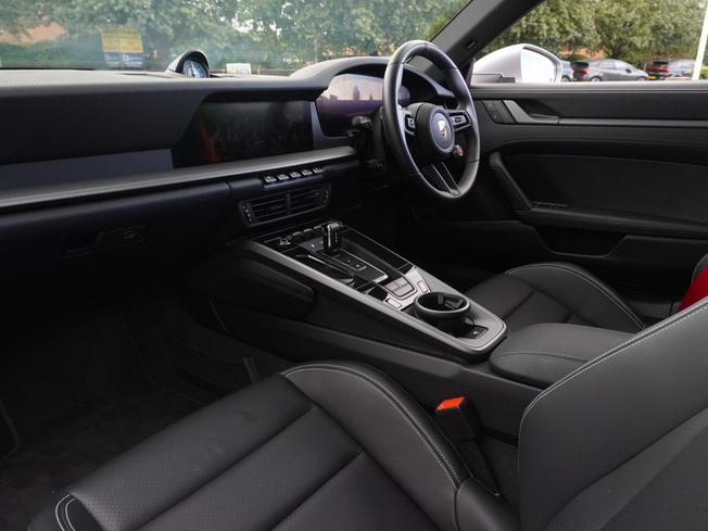 PORSCHE 911 Photo 3
