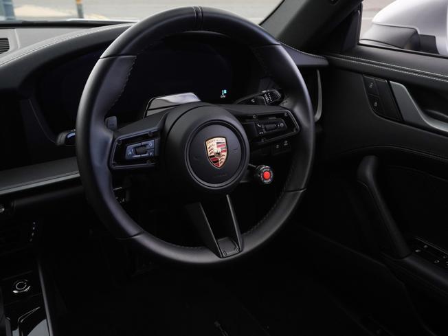 PORSCHE 911 Photo 9