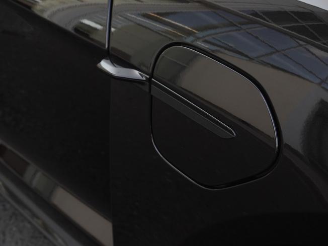 PORSCHE Taycan Photo 25