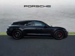 PORSCHE Taycan Photo 5